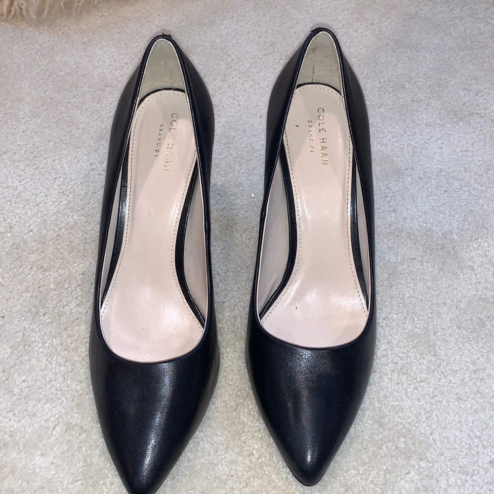 Cole Haan worn twice black pumps 3 inch heel size 10 EXTREMELY COMFORTABLE